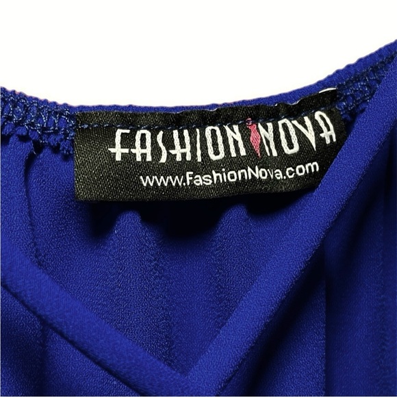 Fashion Nova Woman’s Twist Front Spaghetti Strap Stretch Sleeveless Top Size M - Picture 3 of 4